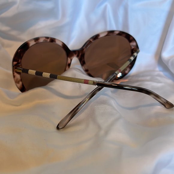 BURBERRY SUNGLASSES - Picture 3 of 4
